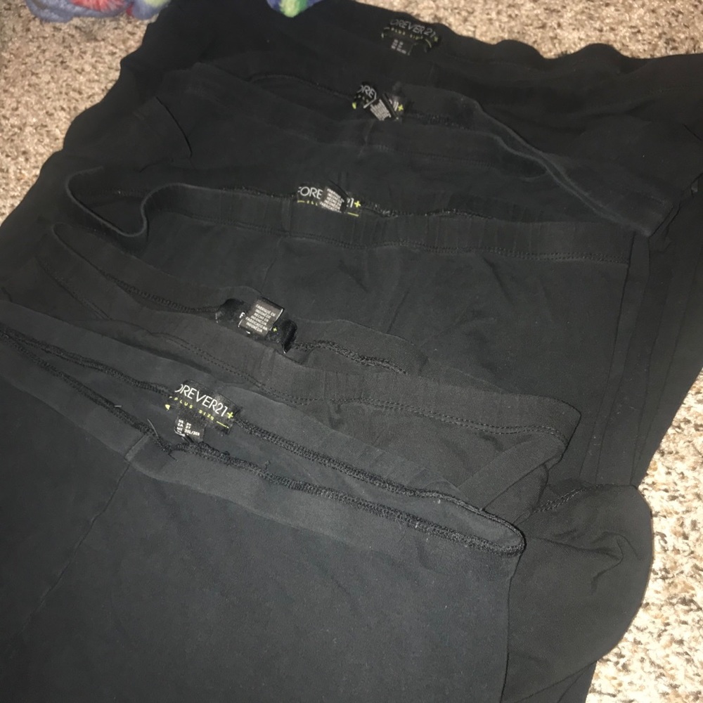 Five pairs of black forever 21 3xl leggings